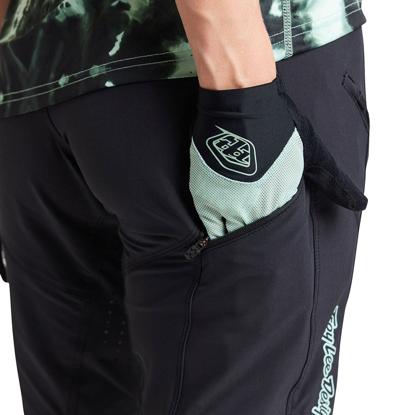 Troy Lee Designs Womens MTB Lilium Shorts (Micayla Gatto Black)